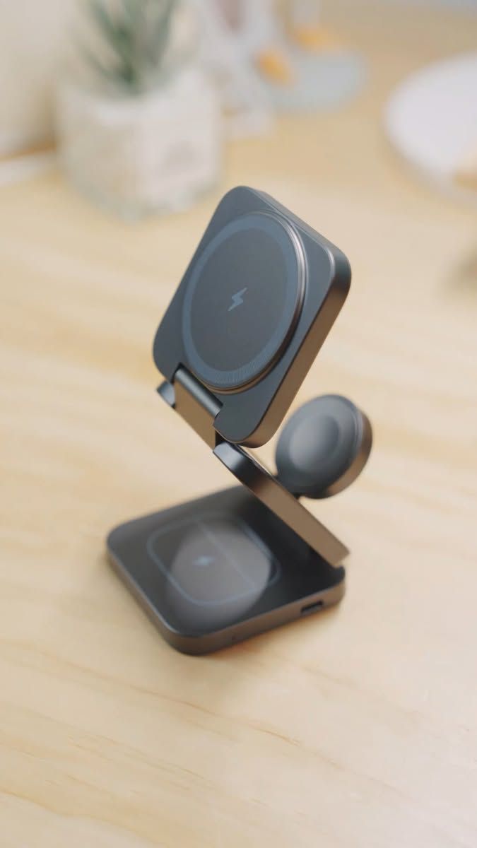 Magnetic Folding Wireless Charging Bracket